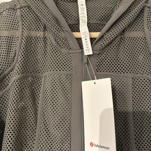 LuluLemon Relaxed Fit Mesh Jacket - Picture 3 of 7